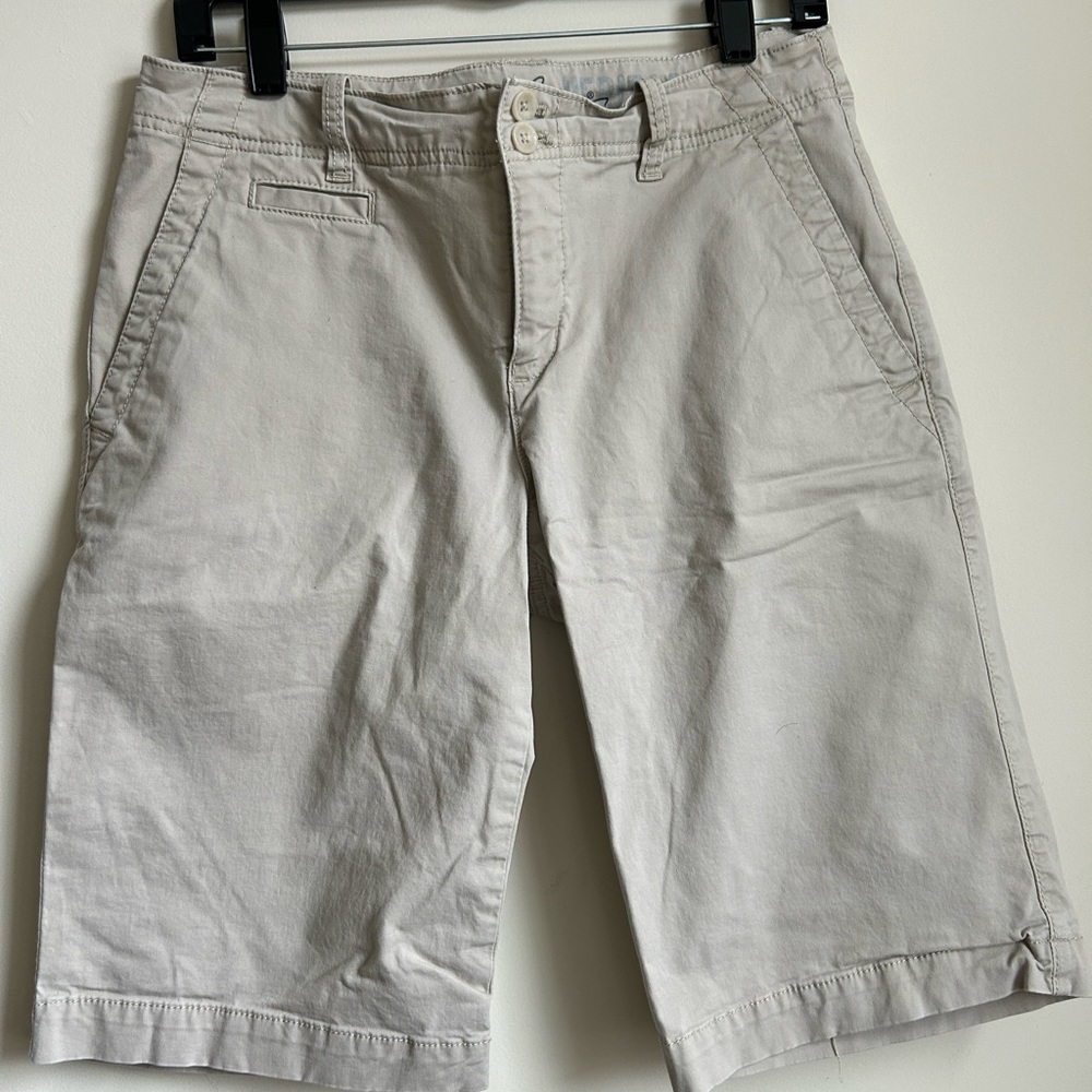 Eddie Bauer women’s chino shorts size 6